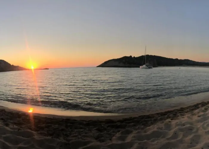 Bay Гиалова