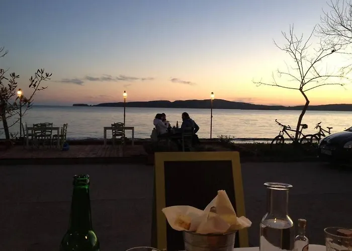 Bay *